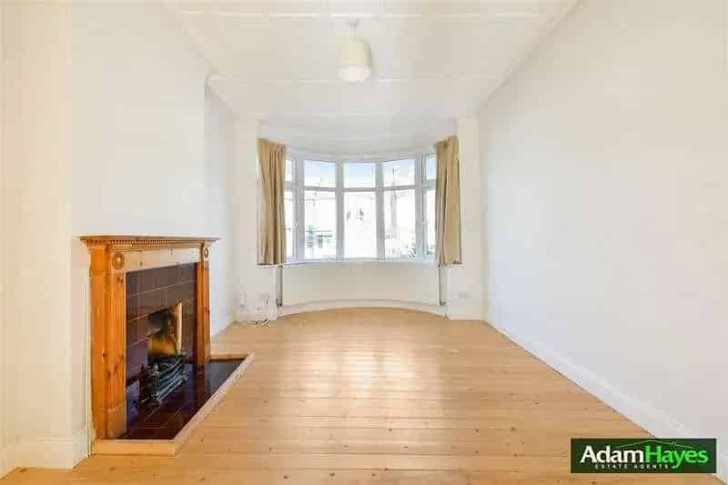 3 Bed House For Sale - Recently Renovated Family Home