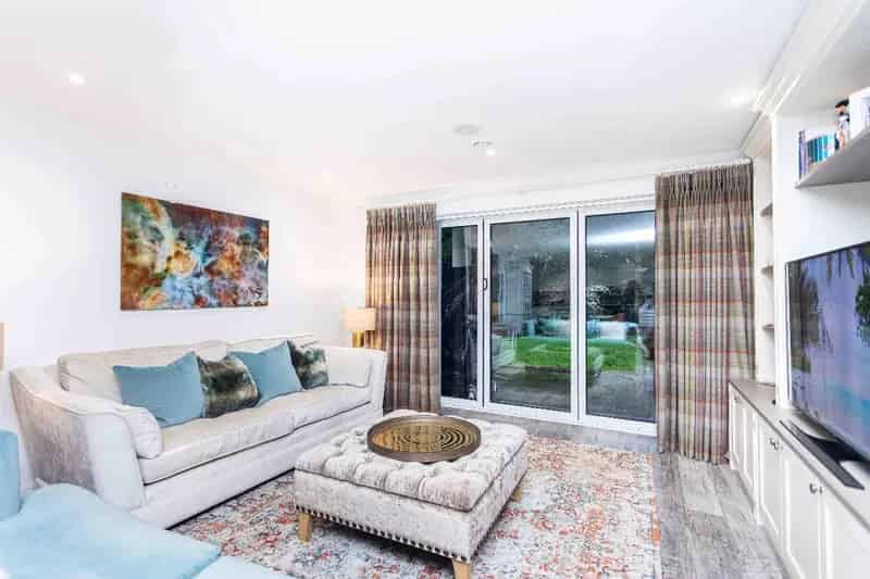 3 Bed Flat for Sale in Canford Cliffs