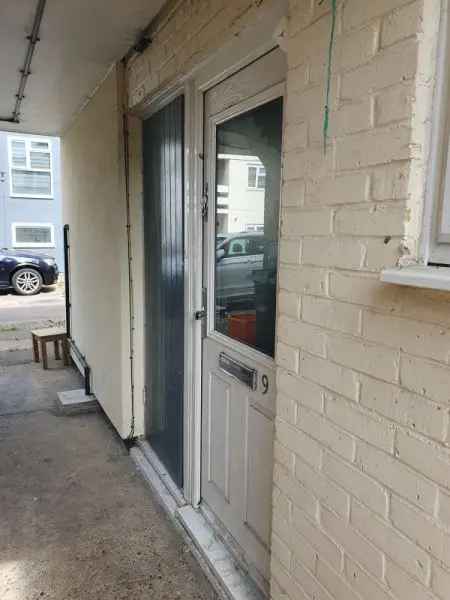 Flat For Rent in Basildon, England