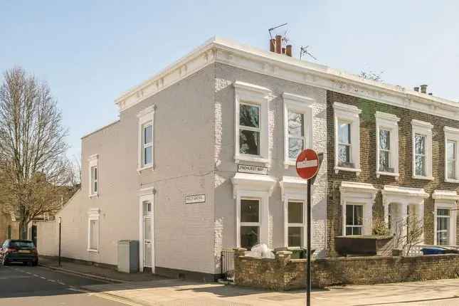 Four Bedroom House in Peckham Near Peckham Rye Station