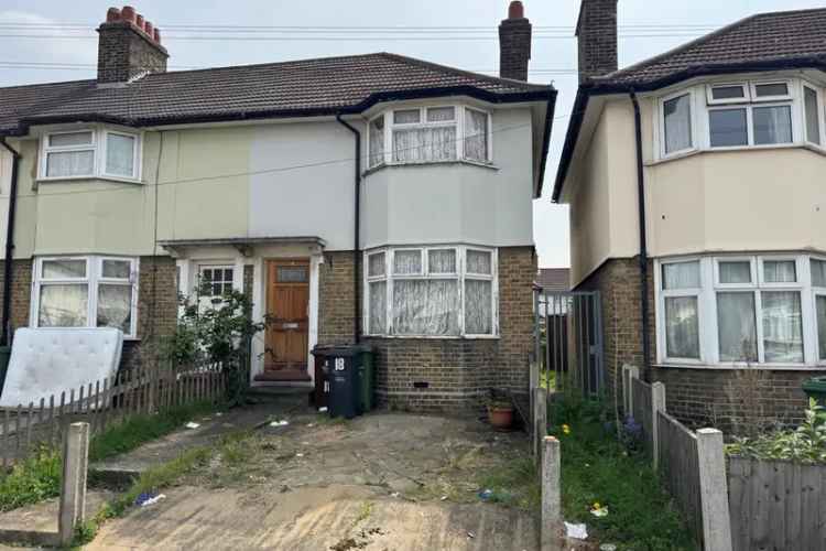 Two Bedroom End Terrace House Near Upney Station