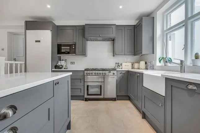 Detached house to rent in Hampton Court Road, East Molesey, Surrey KT8