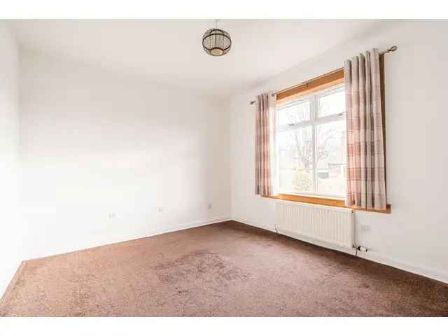 3 Bedroom Bungalow for Sale in Corstorphine