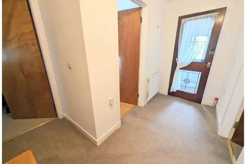 2 Bed Bungalow Semi Detached with 3 Reception Rooms