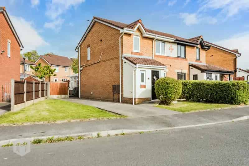 3 Bedroom Semi-Detached House for Sale in Horwich