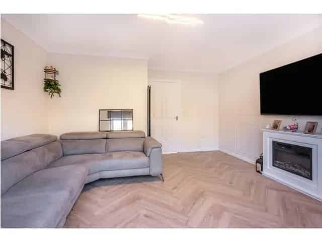 3 Bedroom Mid Terraced House for Sale
