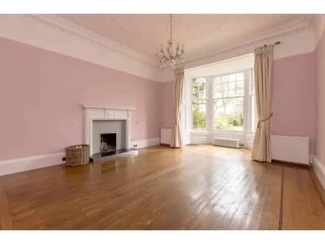 7 Bedroom Detached House for Sale in Eskbank