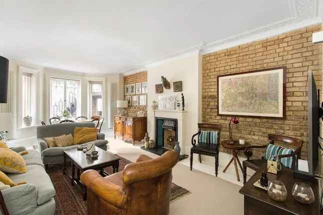 Flat to rent in Drayton Gardens, London SW10