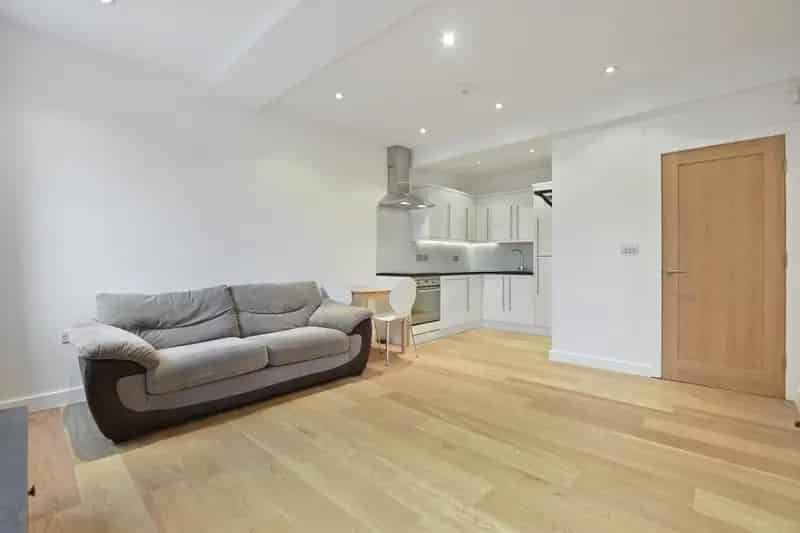 1 Bedroom Flat for Sale Near Finchley Road Station