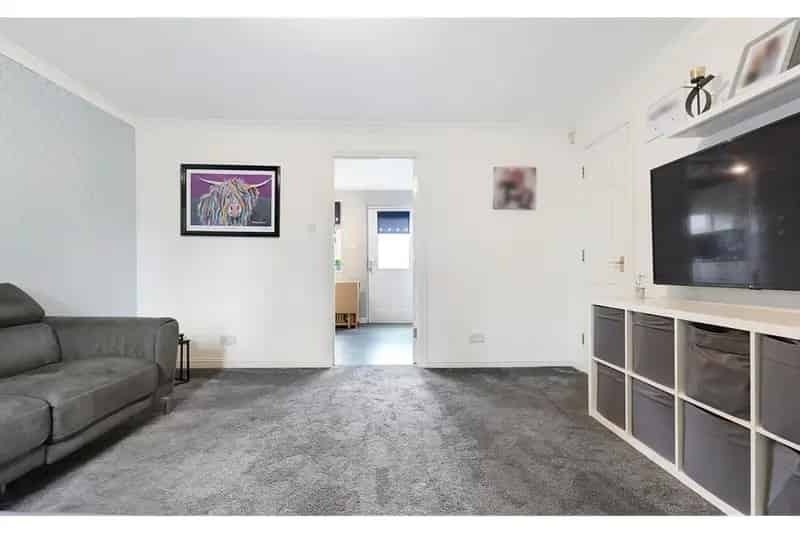 2 Bed Terraced House with Garden and Parking
