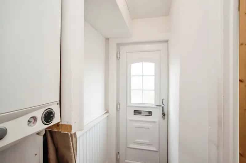 First Floor Maisonette Near Shops and Transport