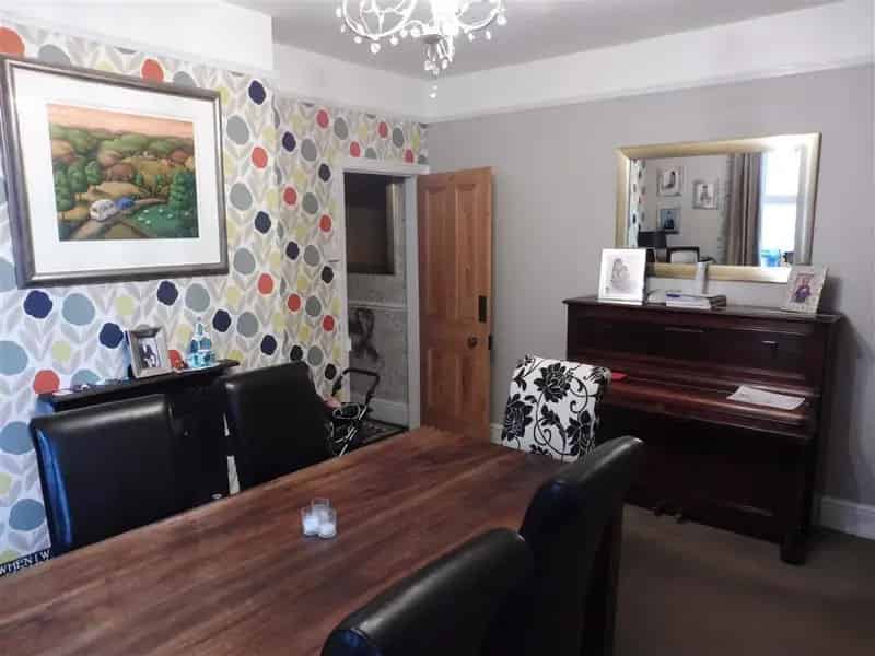 Beautiful Family Home with Three Reception Rooms and Large Garden