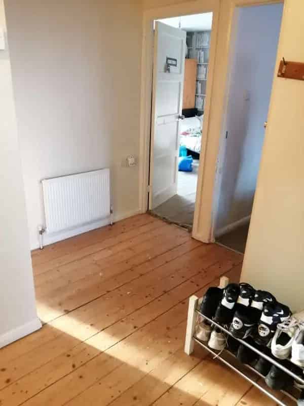 Spacious 2 Bed First Floor Flat with Private Garden