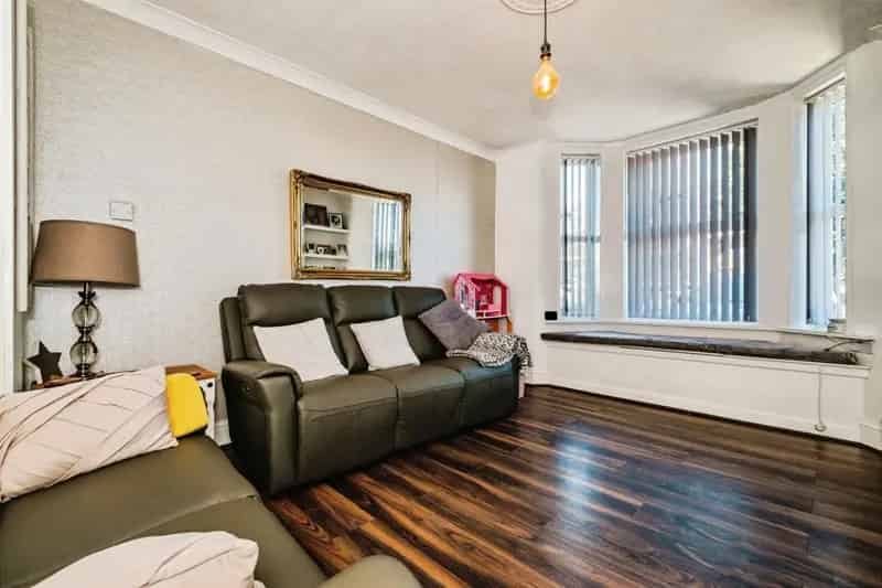 Four Bedroom Family Home Near Beach