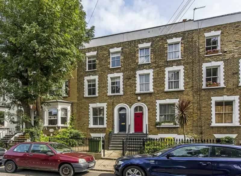 One Double Bedroom Garden Flat Stockwell SW9