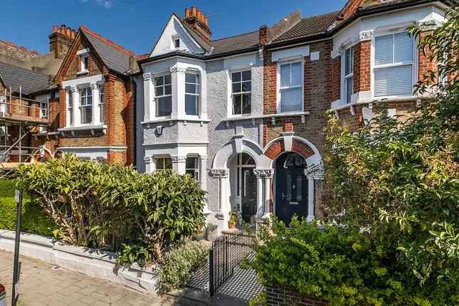 4 Bedroom Terraced House for Sale in London SW4