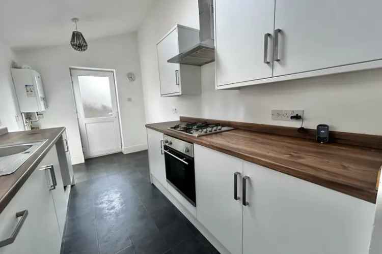 Three Bedroom House Near Transport Links Zero Deposit Option