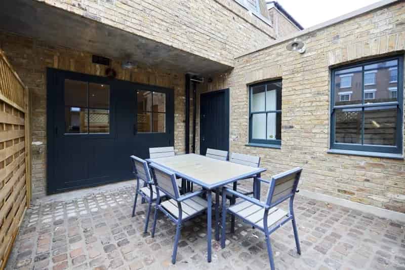 Lillie Road Property: Convenient City Living near Thames