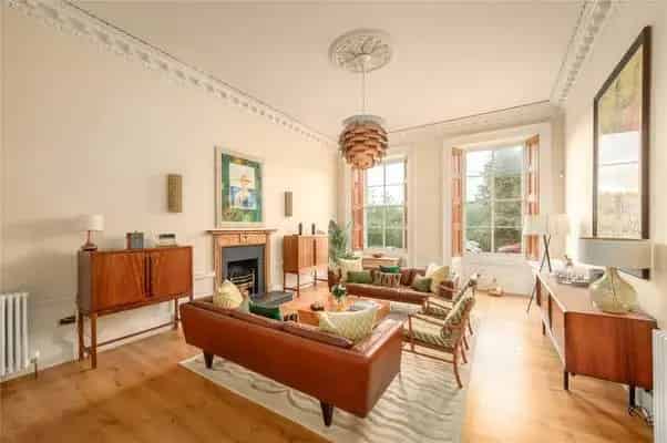 Exceptional 3-Bedroom Georgian Townhouse in Edinburgh's Eton Terrace