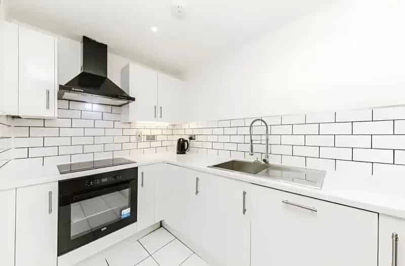 2 Bedroom Flat to Rent London E16 Available August 9th