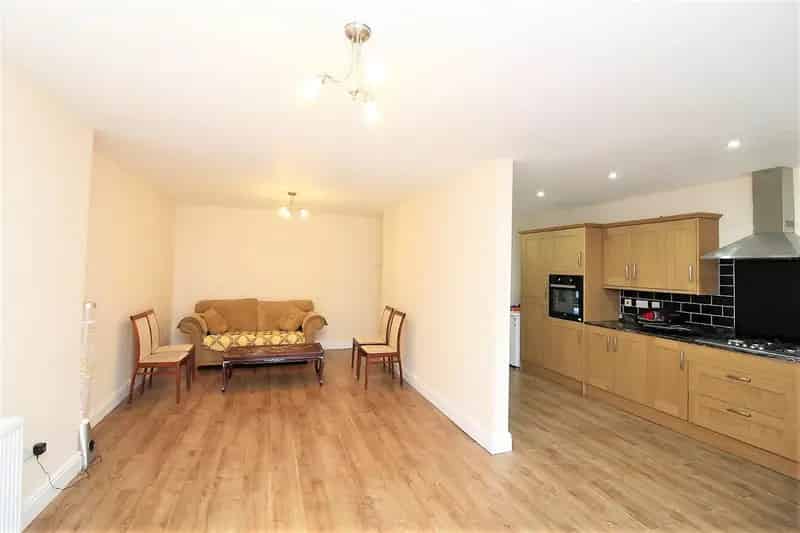 3 Bedroom End of Terrace House to Rent Wyken