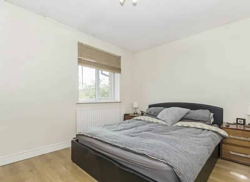 Flat For Sale , Fearnley Crescent, London, England