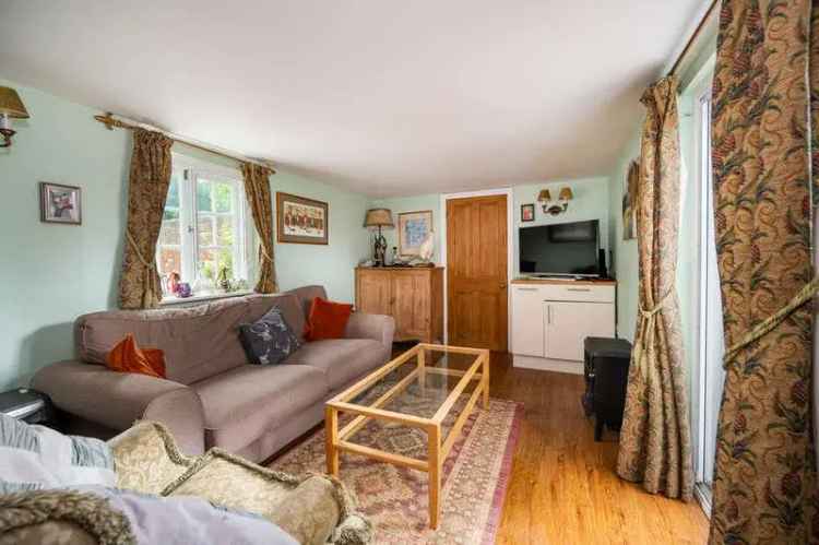 6 Bed Grade II Listed Farmhouse with Annexe and Extensive Grounds