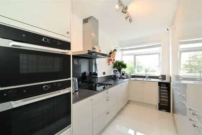 Flat for sale in St. John's Wood Park, St. John's Wood, London NW8