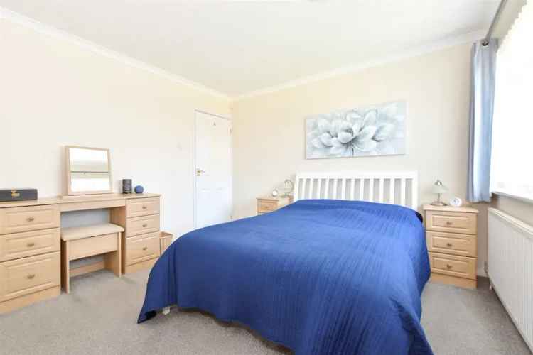 2 Bedroom Detached Bungalow for Sale in Shorwell