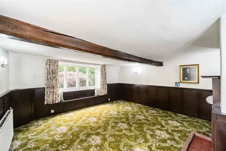 House For Sale in Leeds, England