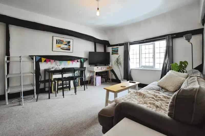 Two Bedroom Maisonette St Albans City Centre