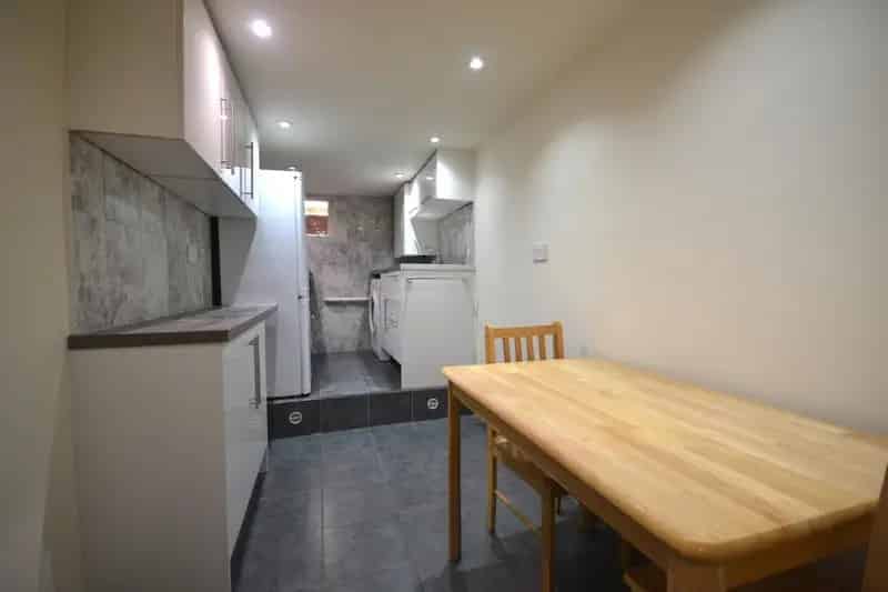 1 Bedroom Flat To Let - Available Now - Reading