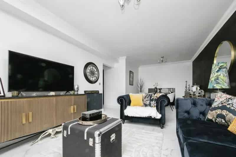 2 Bed Sea View Apartment Modern Kitchen