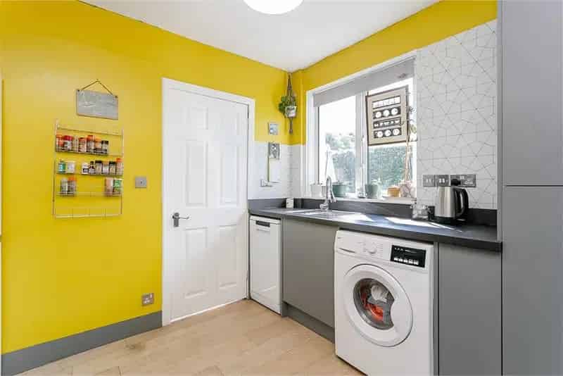 2 Bed Bungalow Longniddry Modern Kitchen Garden Parking