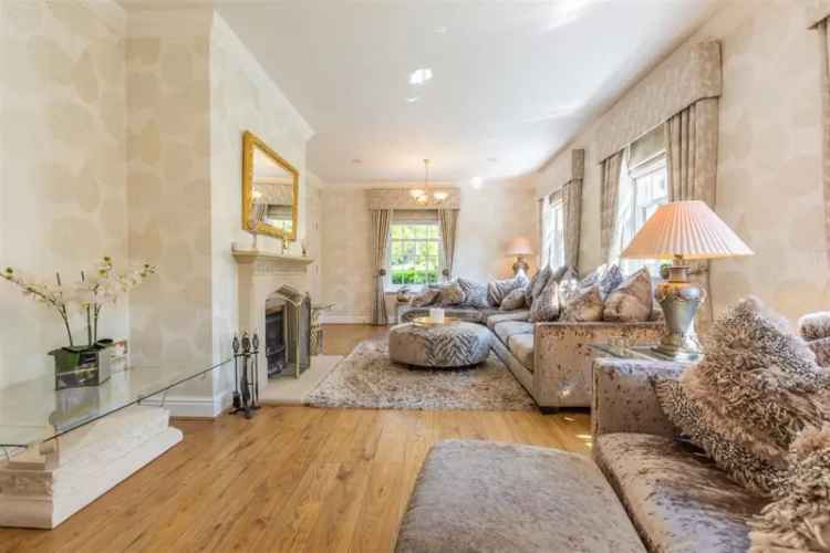 5 Bedroom Detached House for Sale in Clements Park