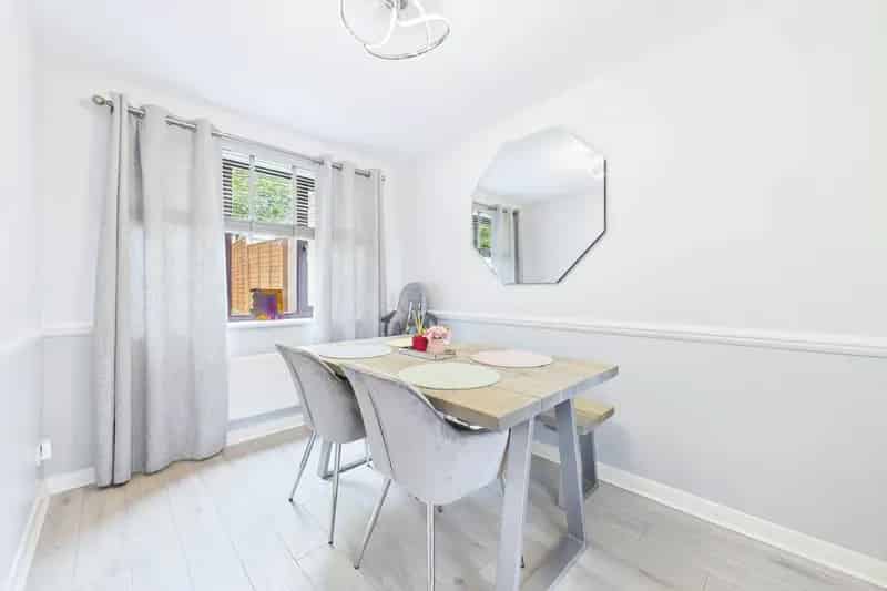 3 Bedroom Semi Detached House to Rent East Kilbride