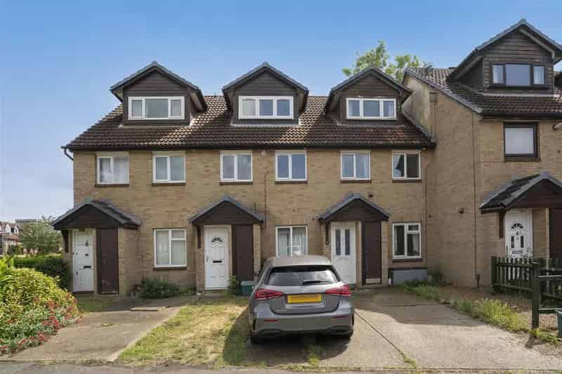 2 Bedroom Flat House to Rent