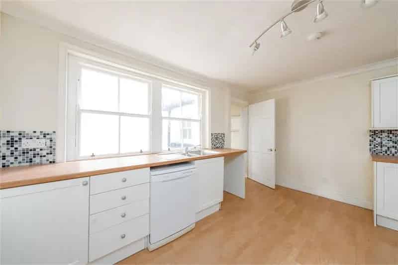 4 Bed Townhouse Coldstream High Street Modernisation Potential