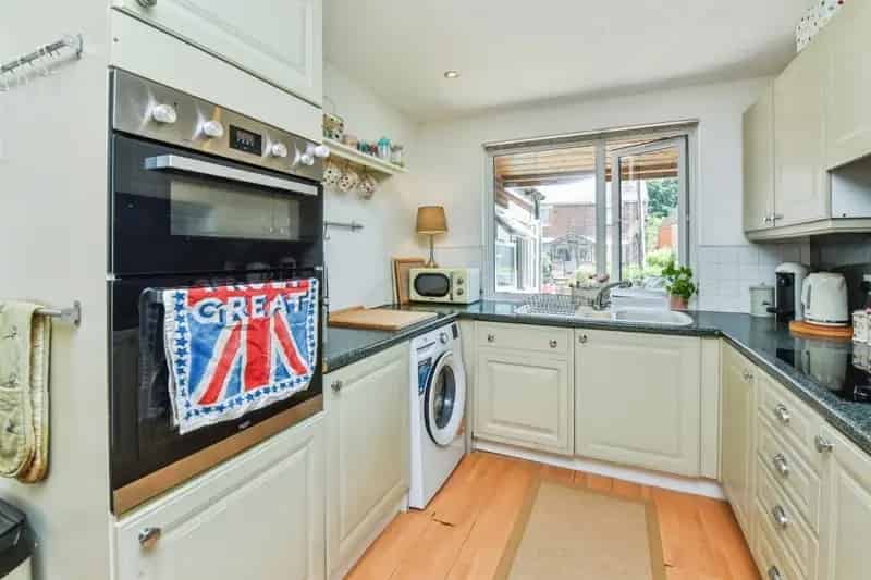 3-Bedroom House in Norton Bavant - Charming Village Home