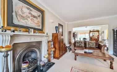 Spacious 5-Bedroom Family Home Near Dartmoor National Park