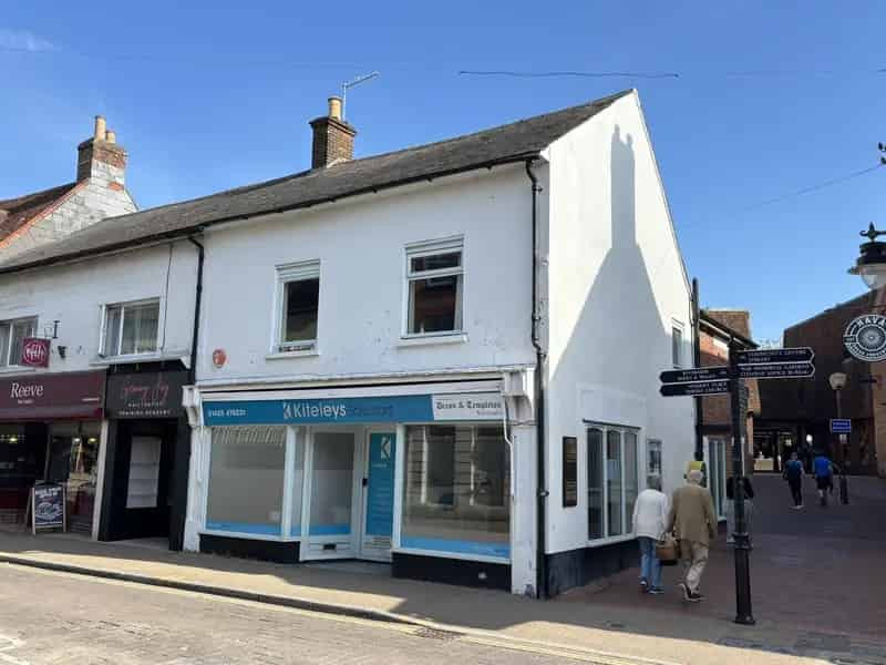 Ringwood Town Centre Commercial Property 83.71 sq m To Let