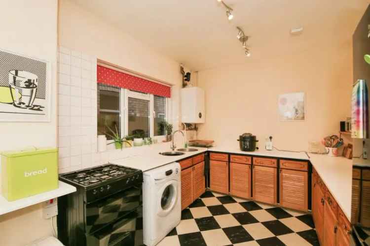 Spacious 3-Bed Home Near Central Park Peterborough