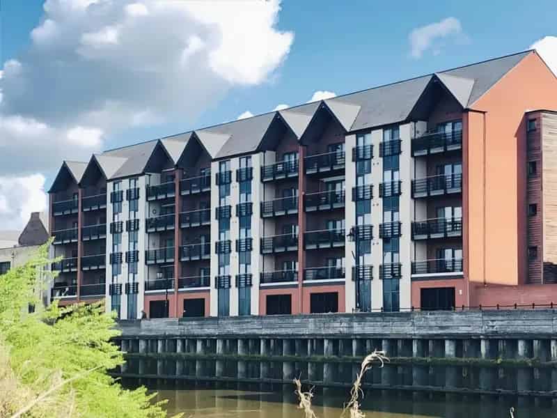 2 Bedroom Flat for Sale in Gainsborough Granary Wharf