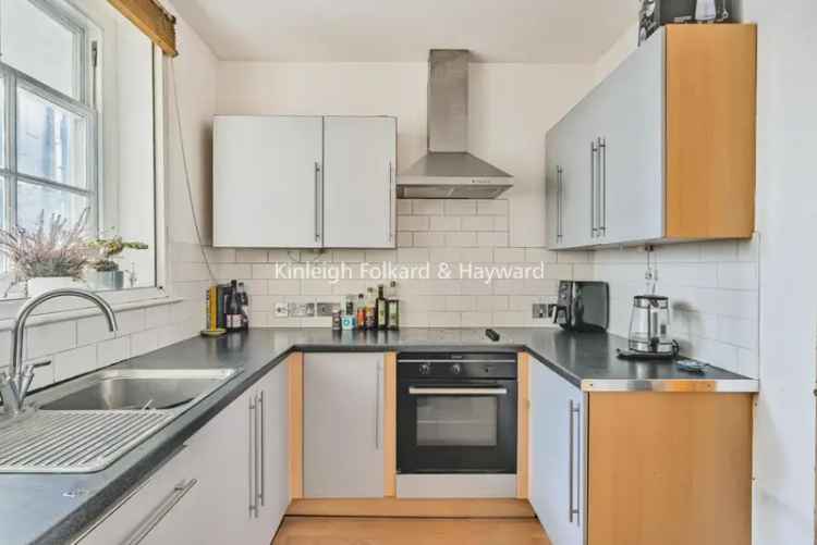 Hammersmith 3 Double Bedroom Apartment Near Underground