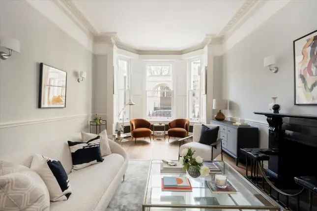 Elegant 3-Bedroom Flat for Sale in Notting Hill