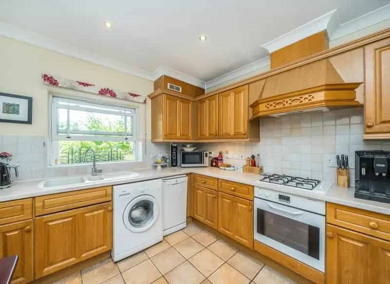 Bright 2-Double Bedroom Apartment near Hammersmith Bridge