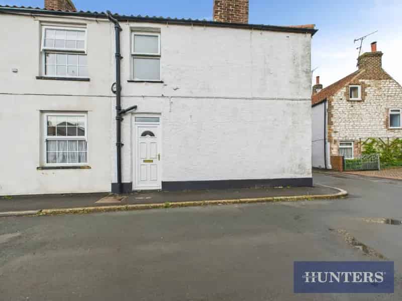 2 Bedroom Cottage in Flamborough For Sale