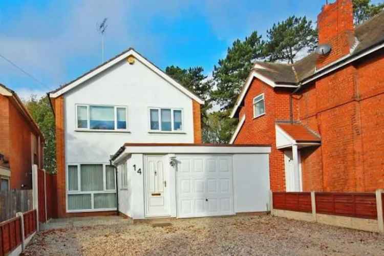 3 Bed Detached House with Garage and Driveway Parking