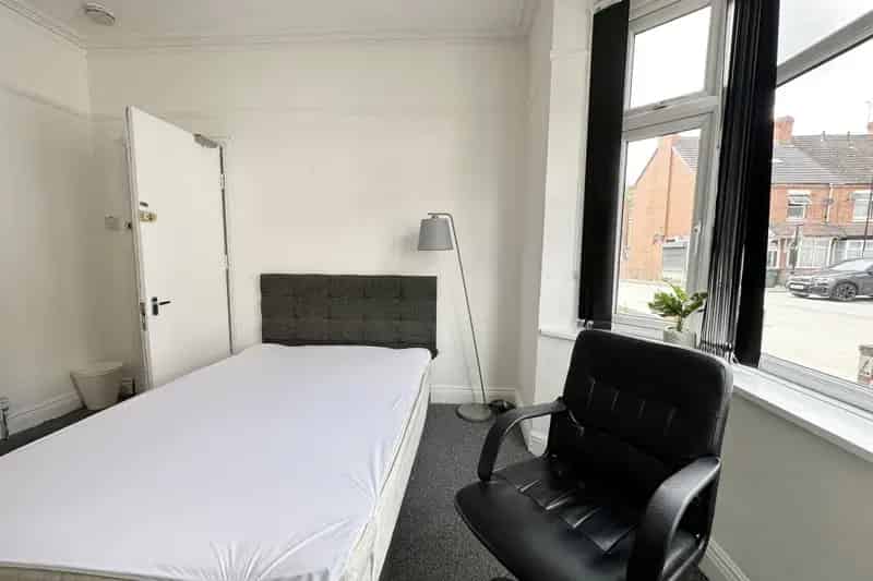 Five Bedroom HMO Coventry Near University Zero Deposit