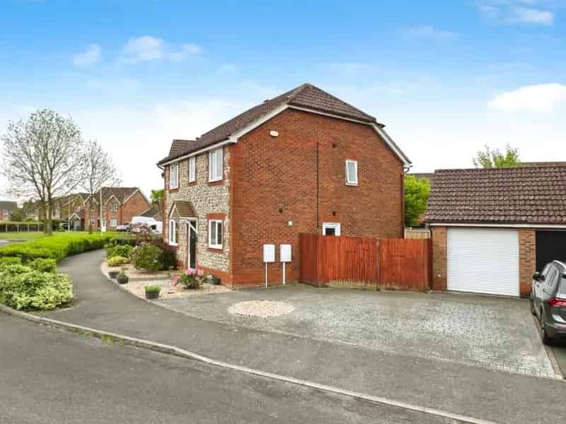 4 Bed Detached House For Sale